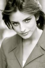 Айслинн Дербез: 1365x2048 / 265 Кб