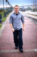 Робин Александр Коул: 1365x2048 / 379 Кб