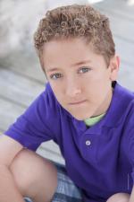 Николас Вульф: 640x960 / 64 Кб