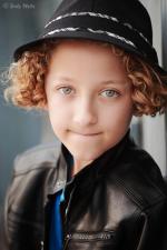 Николас Вульф: 432x648 / 52 Кб