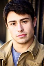 Пэриш Дилан: 1365x2048 / 339 Кб