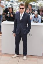 Юэн МакГрегор: 1400x2048 / 400 Кб