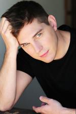 Пол Бекер: 400x600 / 31 Кб