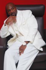 Джером Ро Брукс: 1371x2048 / 224 Кб