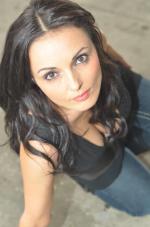 Ливия Милано: 636x960 / 61 Кб