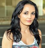 Ливия Милано: 1906x2048 / 602 Кб