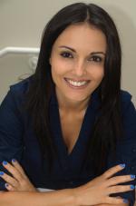 Ливия Милано: 1357x2048 / 248 Кб