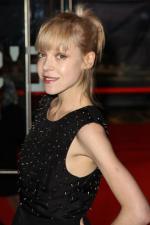 Антония Кэмпбелл-Хьюджес: 396x594 / 39 Кб