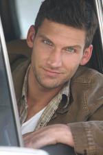 Райан Бигл : 593x890 / 75 Кб