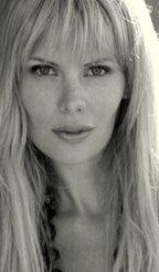 Карина Мишель: 144x246 / 8 Кб