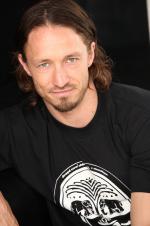 Брэдли Страйкер: 1365x2048 / 286 Кб