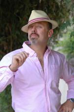 Мануэль Уррего: 1362x2048 / 262 Кб