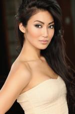 Чести Бальестерос: 1365x2048 / 347 Кб