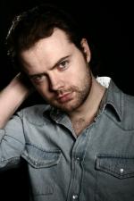 Даррил Кинселла: 640x960 / 83 Кб