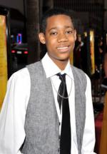 Тайлер Джеймс Уильямс: 278x400 / 24 Кб