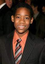 Тайлер Джеймс Уильямс: 283x400 / 25 Кб