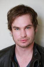 Десмонд Филлипс: 550x825 / 59 Кб