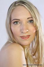 Табата О'Куинн: 341x512 / 36 Кб