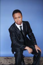 Джош Гилберт: 1365x2048 / 244 Кб