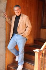 Джон Линдси: 1365x2048 / 345 Кб