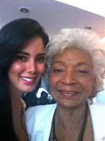 Лора Соарес: 480x640 / 67 Кб