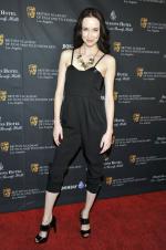 Элиз Левек: 395x594 / 57 Кб