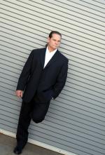 Брайан Грэхам: 1392x2048 / 337 Кб