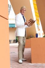 Пирс Блэр: 640x960 / 74 Кб