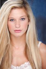 Эмили Пельз: 300x450 / 28 Кб