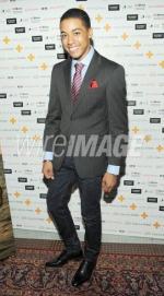 Джастин А. Дэвис: 329x594 / 49 Кб