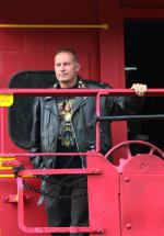 Майк Уолкер: 1434x2048 / 318 Кб