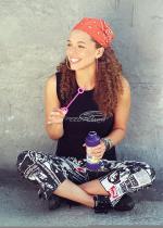 Фаншен Кокс: 450x630 / 72 Кб