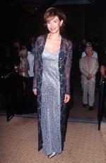 Мэри Стинберген: 468x715 / 71 Кб