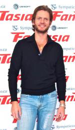 Натан Граббс: 1183x2048 / 254 Кб