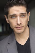 Джошуа Китон: 1365x2048 / 351 Кб