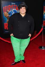 Харви Гильен: 397x594 / 39 Кб