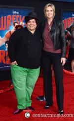 Харви Гильен: 500x812 / 71 Кб