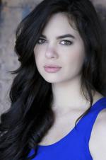 Кортни Линн Лэйкин: 1363x2048 / 287 Кб