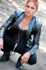 Нади Беренджер: 1365x2048 / 371 Кб