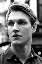 Кристофер Дрэйк: 600x900 / 66 Кб