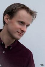 Джон Томкинс: 1371x2048 / 311 Кб