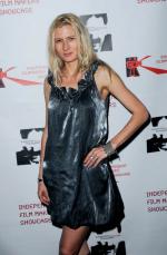 Фелисити Рен: 630x960 / 98 Кб