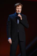 Конан О'Брайен: 1361x2048 / 202 Кб