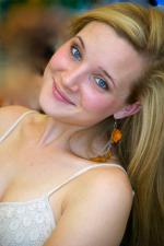 Тони Энн Гэмбэйл: 641x960 / 66 Кб