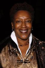 Си Си Эйч Паундер: 267x400 / 25 Кб