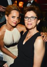 Мена Сувари: 640x917 / 79 Кб