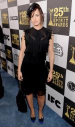 Мена Сувари: 355x600 / 49 Кб