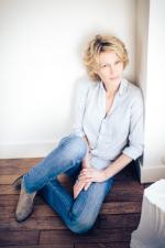 Астрид Ветналл: 640x960 / 76 Кб