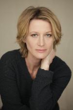 Астрид Ветналл: 640x960 / 62 Кб