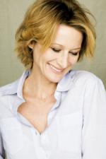 Астрид Ветналл: 640x960 / 84 Кб